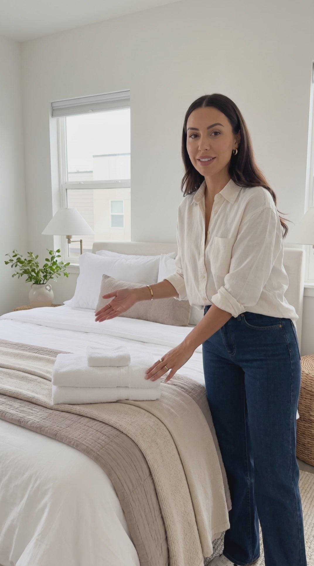 Load video: Guest ready linen for airbnb hosts